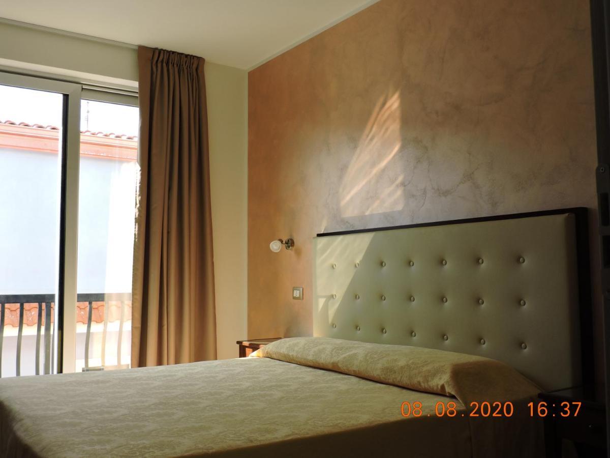 B&B Aquila Reale Portopalo Di Capo Passero Bagian luar foto