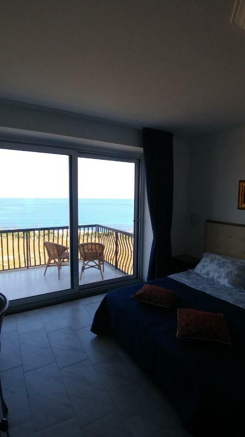 B&B Aquila Reale Portopalo Di Capo Passero Bagian luar foto